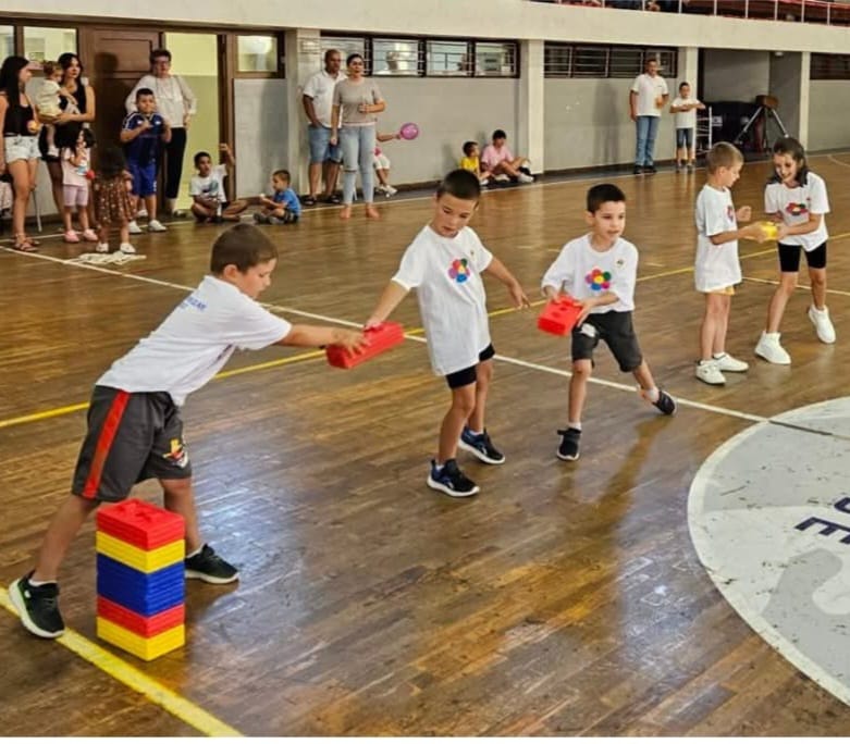 Prebacivanje cigli Mala olimpijada