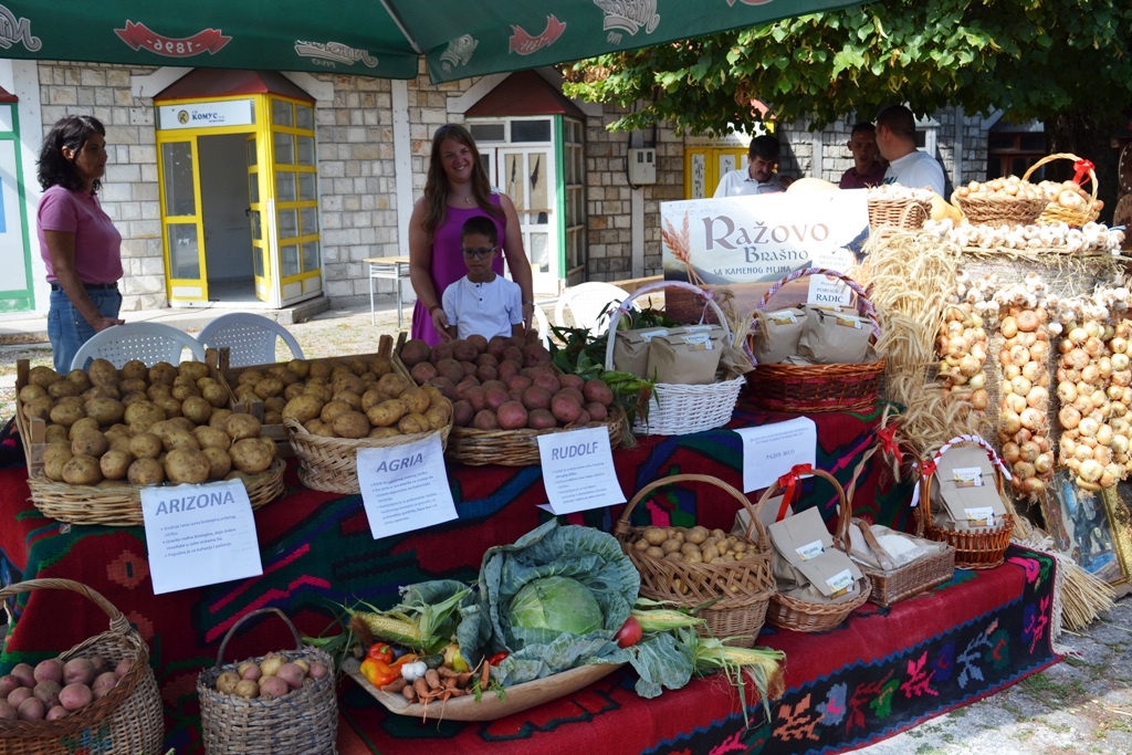 Agricultural Products and Handicrafts Fair